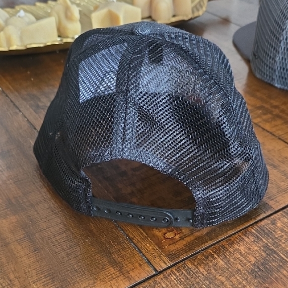 Unadilla Black Mesh Cap - Picture 4 of 7